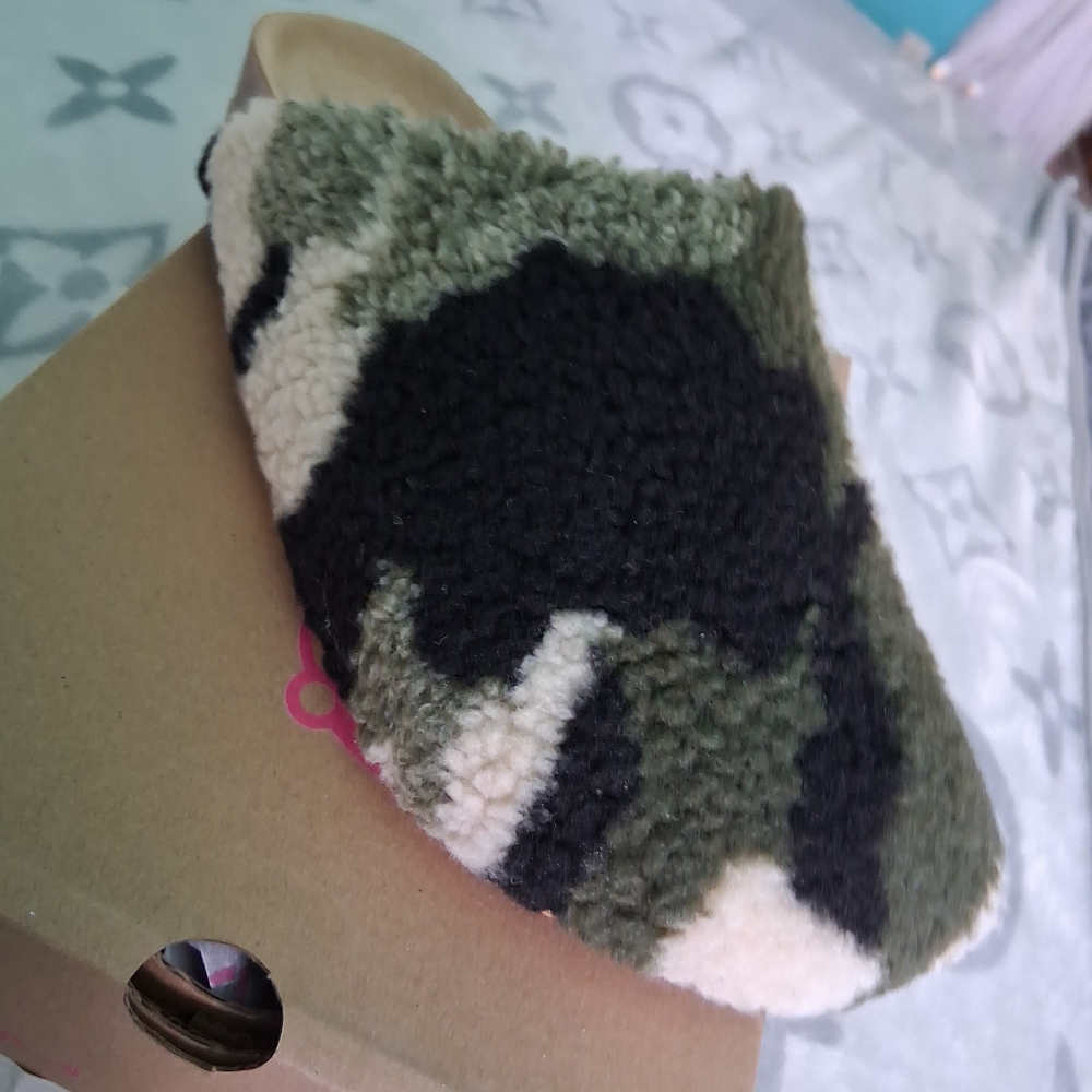 Sugar Women's Camouflage Slippers